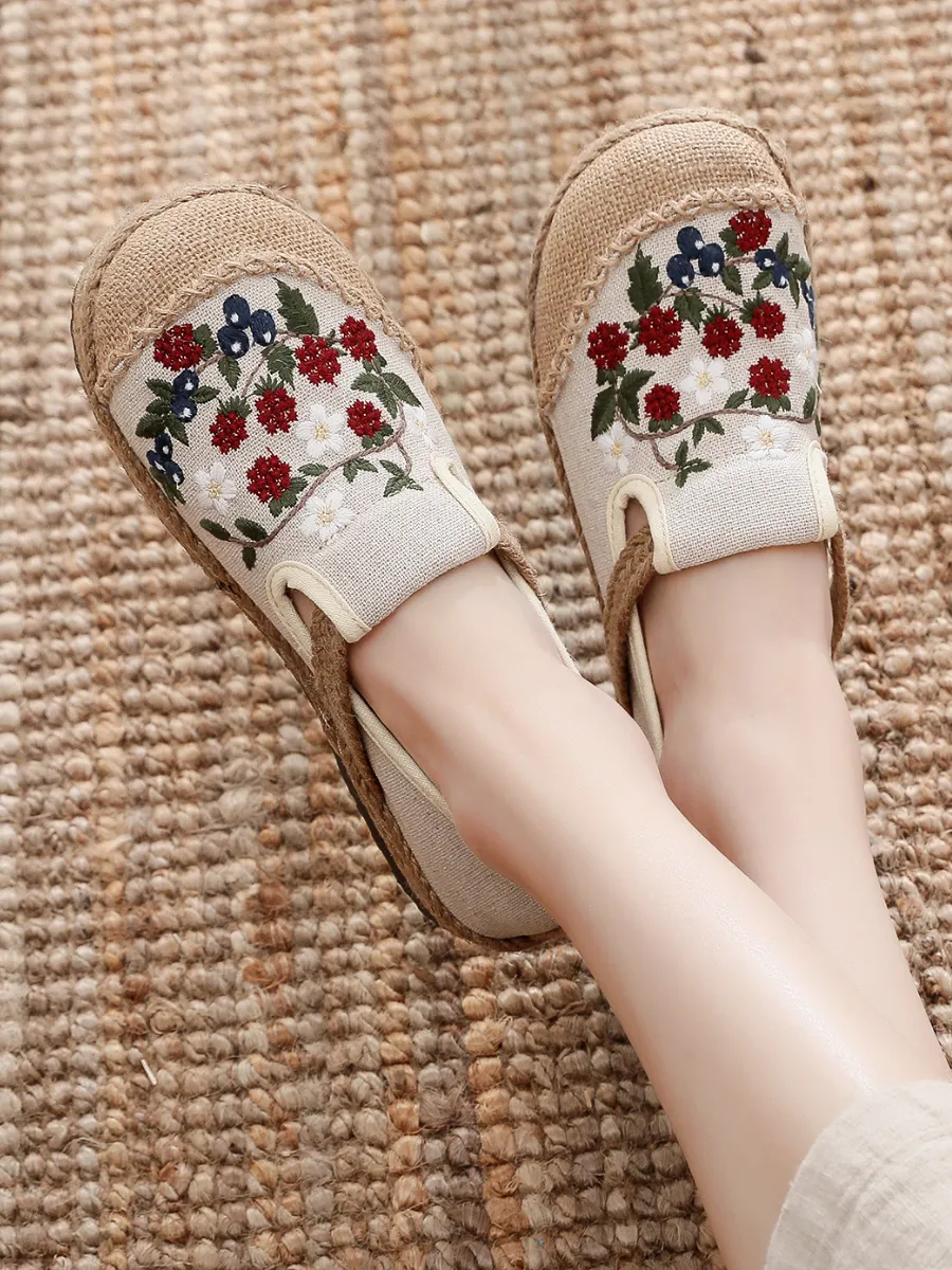Berry Daisy Embroidered Linen Round Toe Espadrilles Loafers - Beige