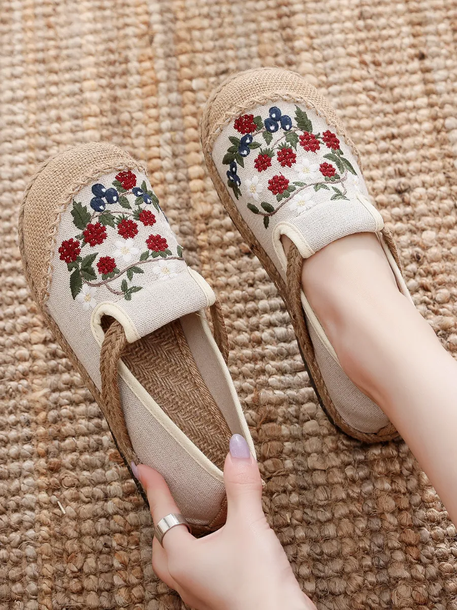 Berry Daisy Embroidered Linen Round Toe Espadrilles Loafers - Beige
