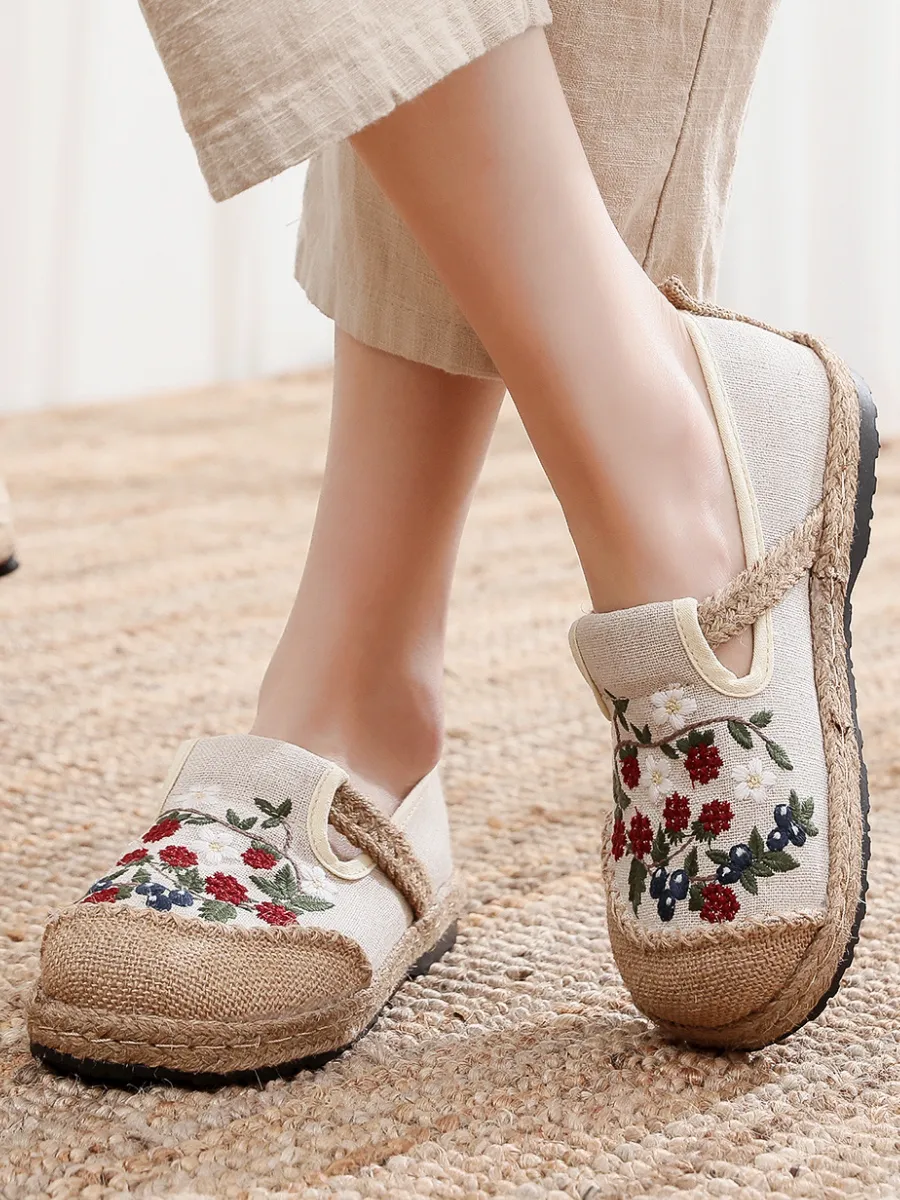 Berry Daisy Embroidered Linen Round Toe Espadrilles Loafers - Beige