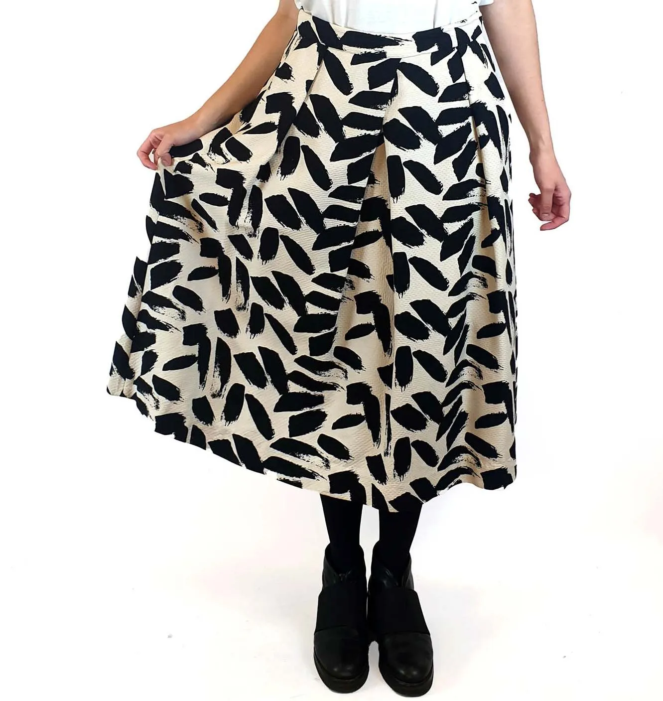 Country Road cotton-silk mix black and white print skirt size 10