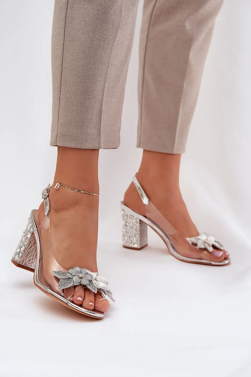 Decorative flowers heel sandals