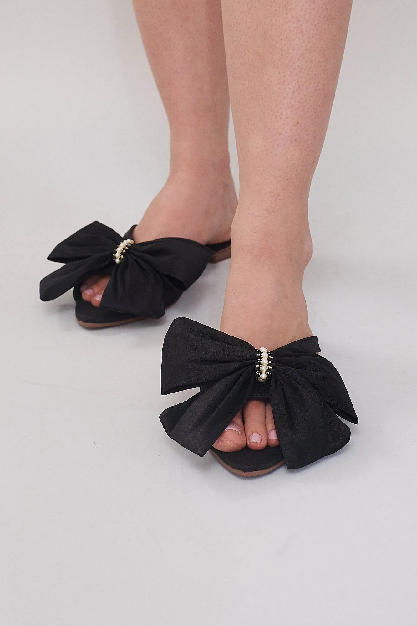 France Flats With Bow - Black