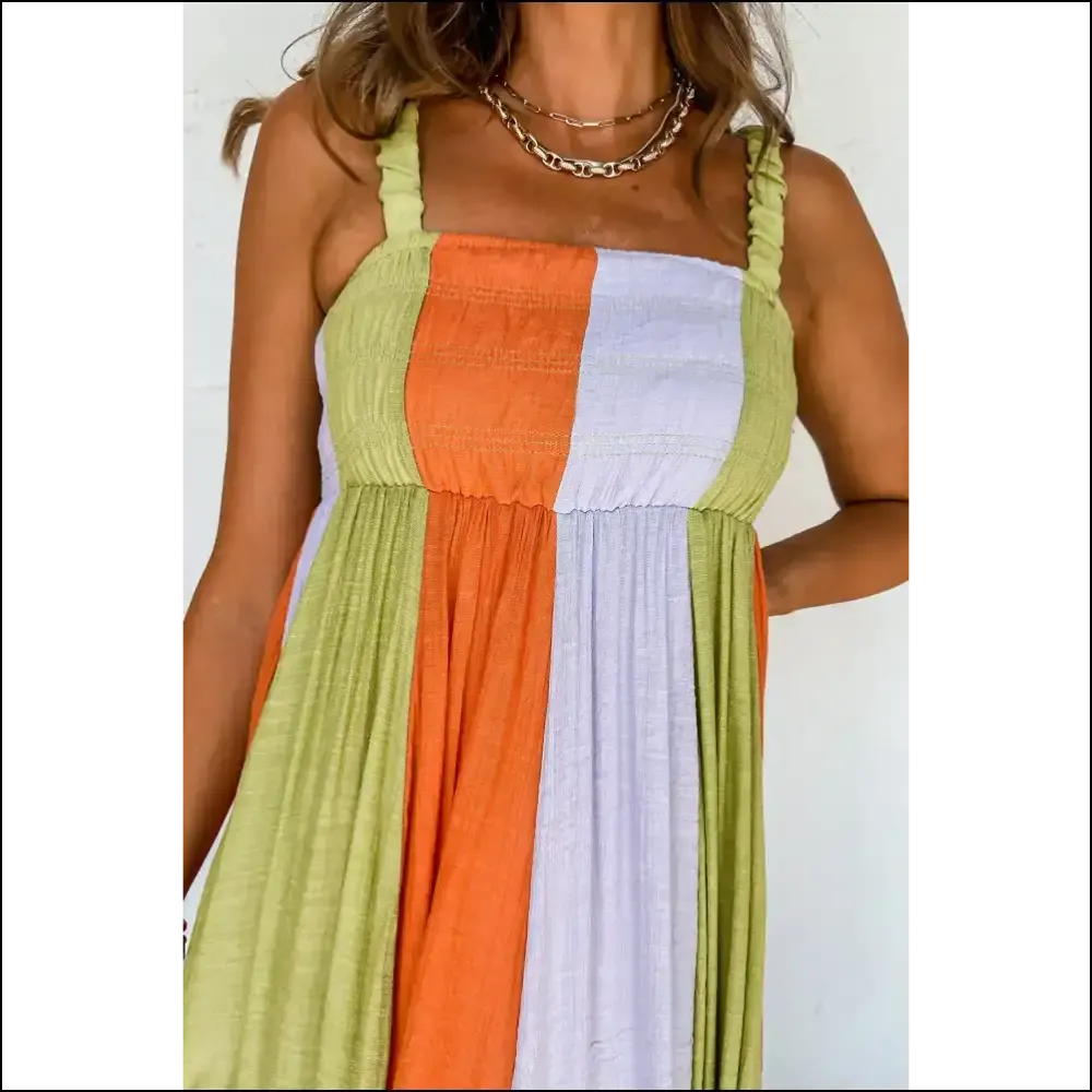 Green Color Block Maxi: Dress so Good, It's Practically Therapy 🧘‍♀️