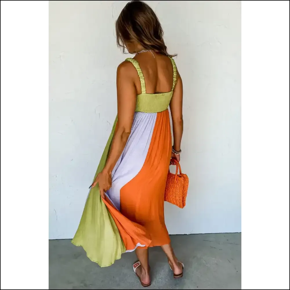 Green Color Block Maxi: Dress so Good, It's Practically Therapy 🧘‍♀️