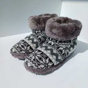 Grey Print Cozy slippers