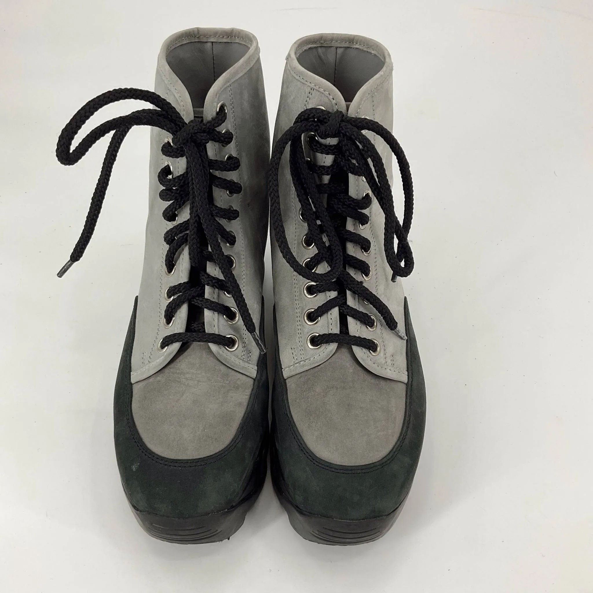 Iri Boots Size 6