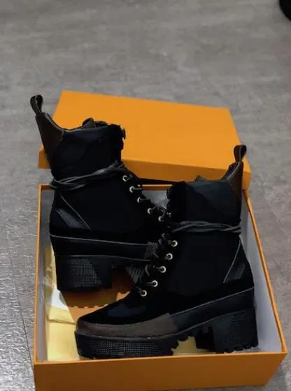 Martin Boots Women 100% real Leather Shoes designer autumn Winter vintage Boots fashion high-heel Ankle Boots botas mujer