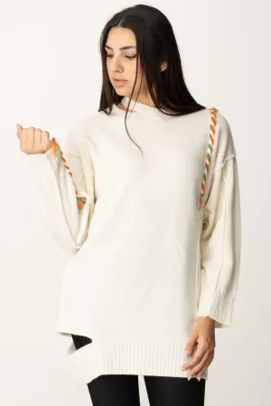 Maxi Maglia con Cut-out e Cuciture Colorate
