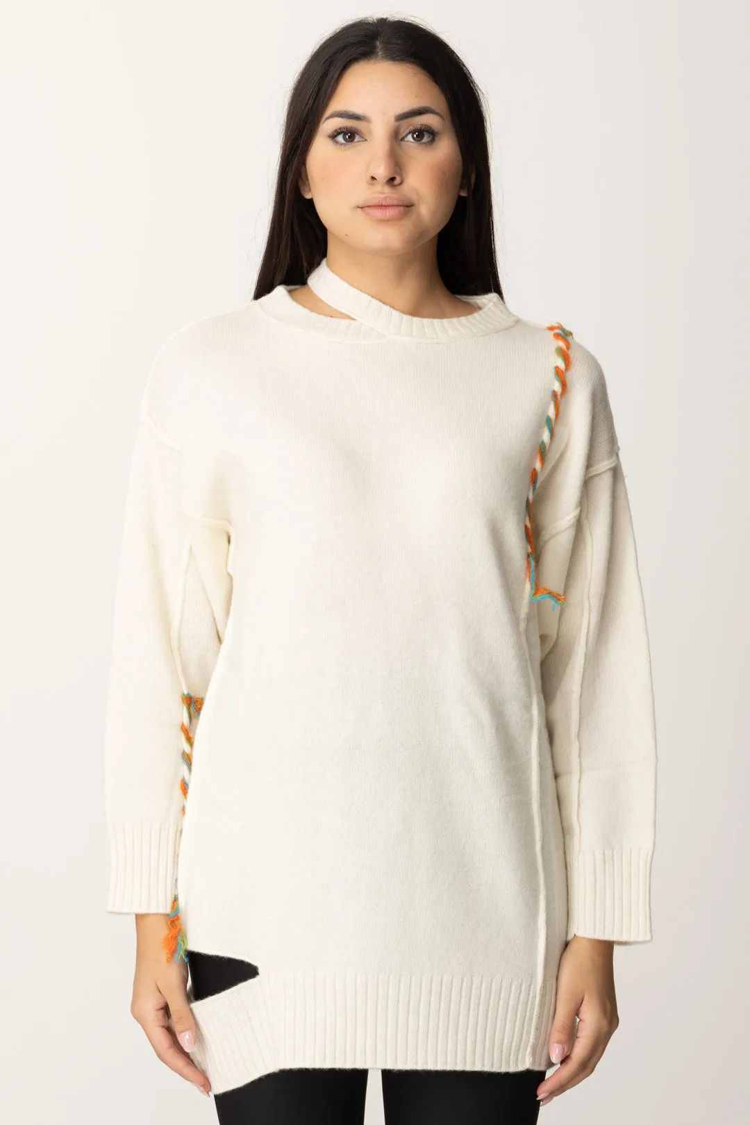 Maxi Maglia con Cut-out e Cuciture Colorate