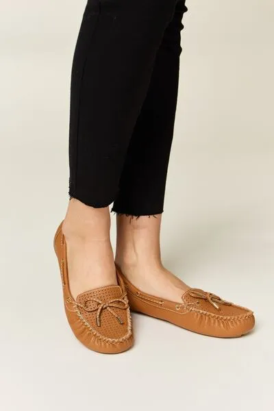 Moccasin Style Front Bow Flat Loafers in Tan