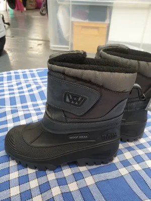 NEW woof wear yard boots childs sizes 11,12,13