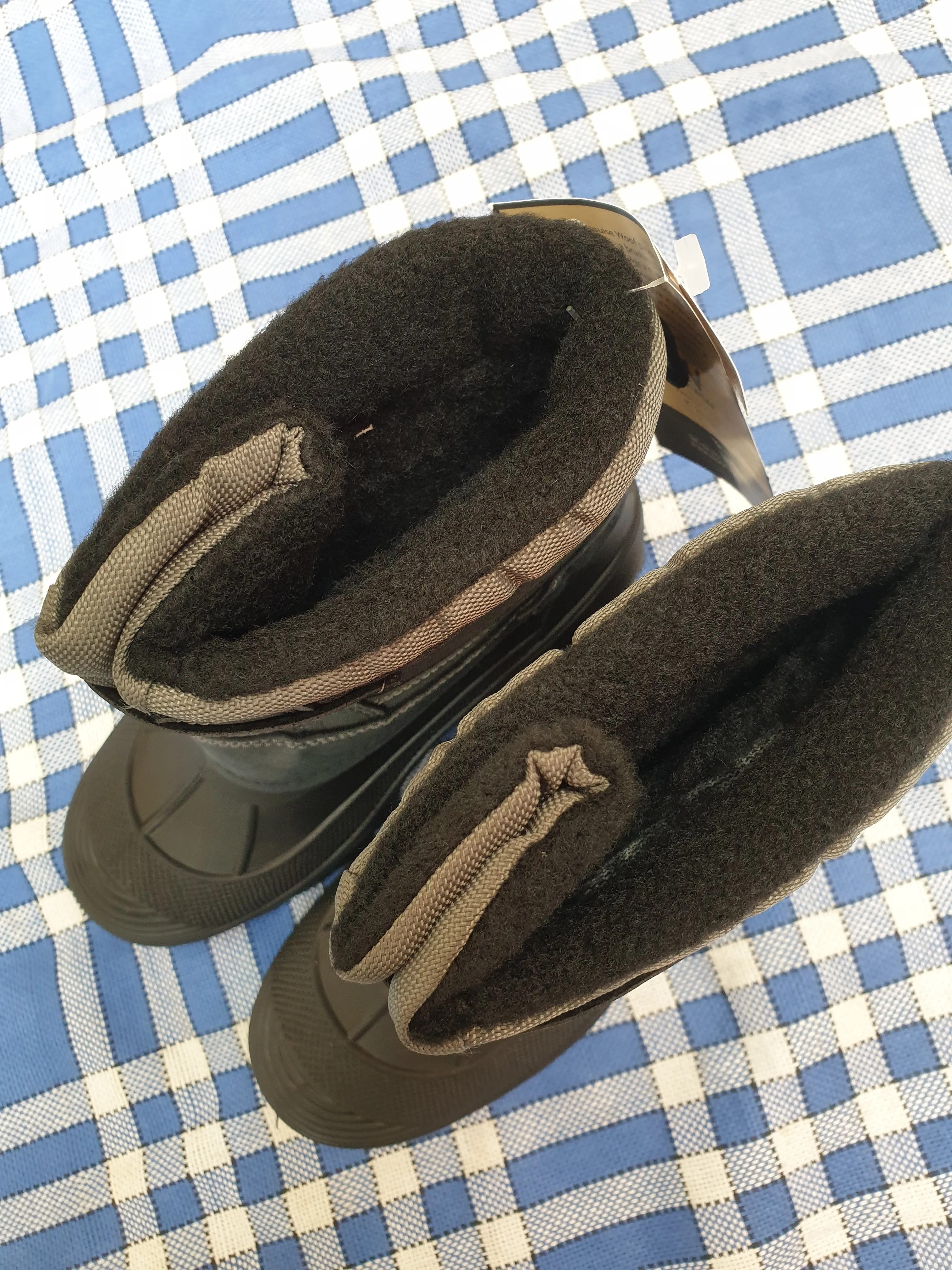 NEW woof wear yard boots childs sizes 11,12,13