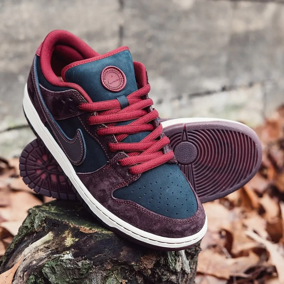 Nike SB Dunk Low Riot Skateshop