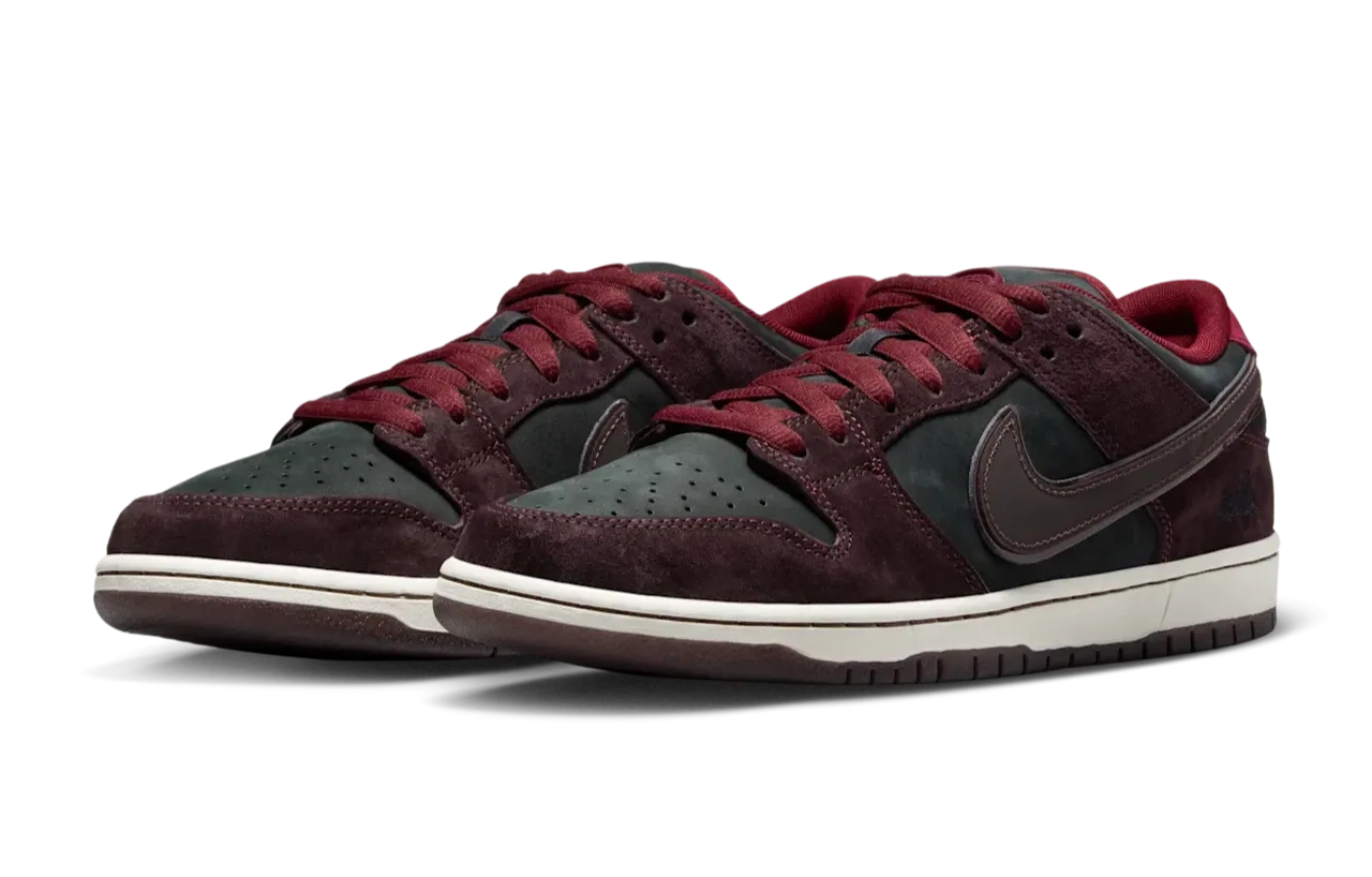 Nike SB Dunk Low Riot Skateshop