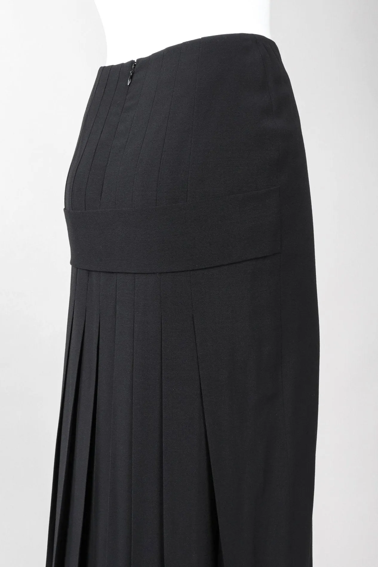 Pleat Back Skirt