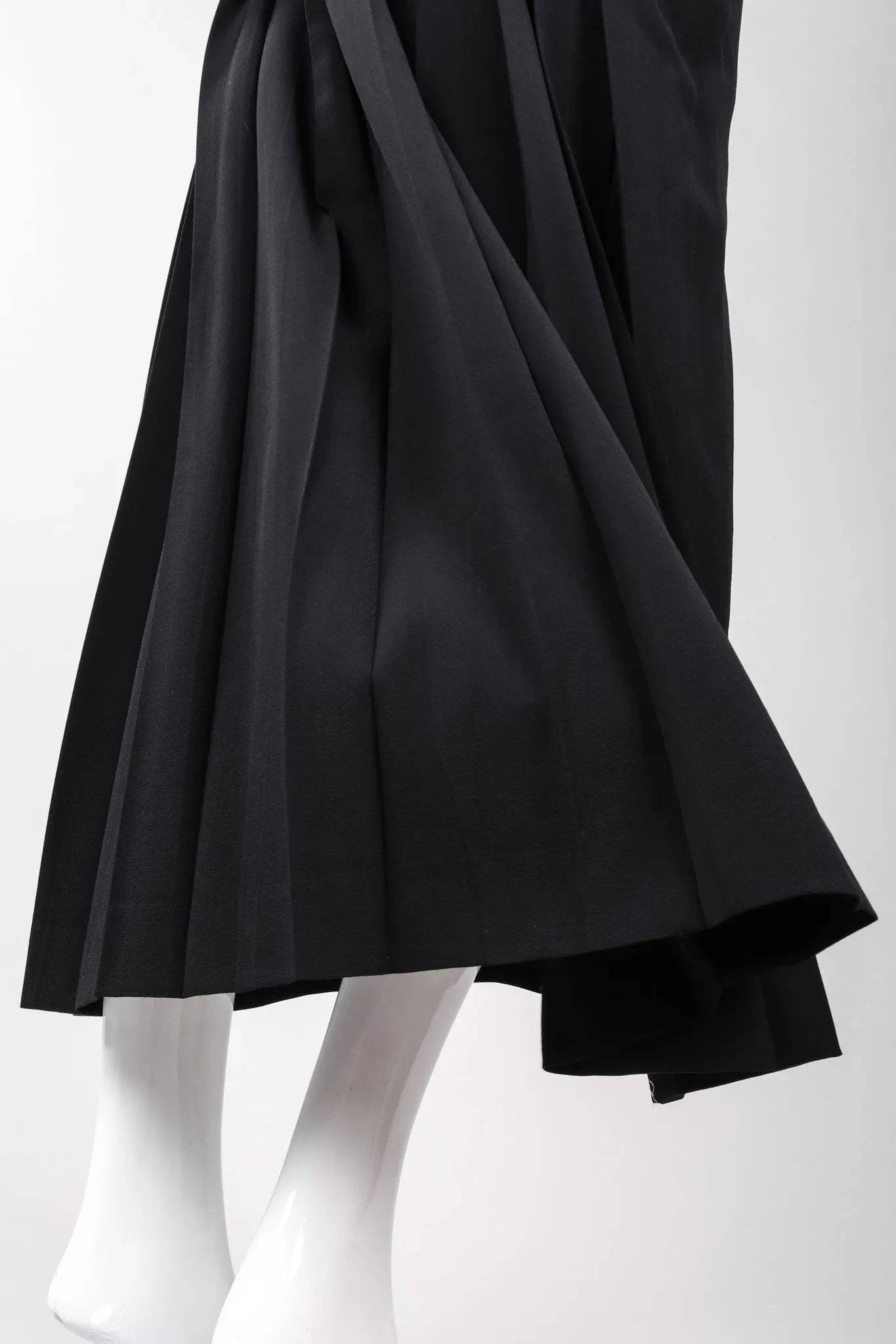 Pleat Back Skirt