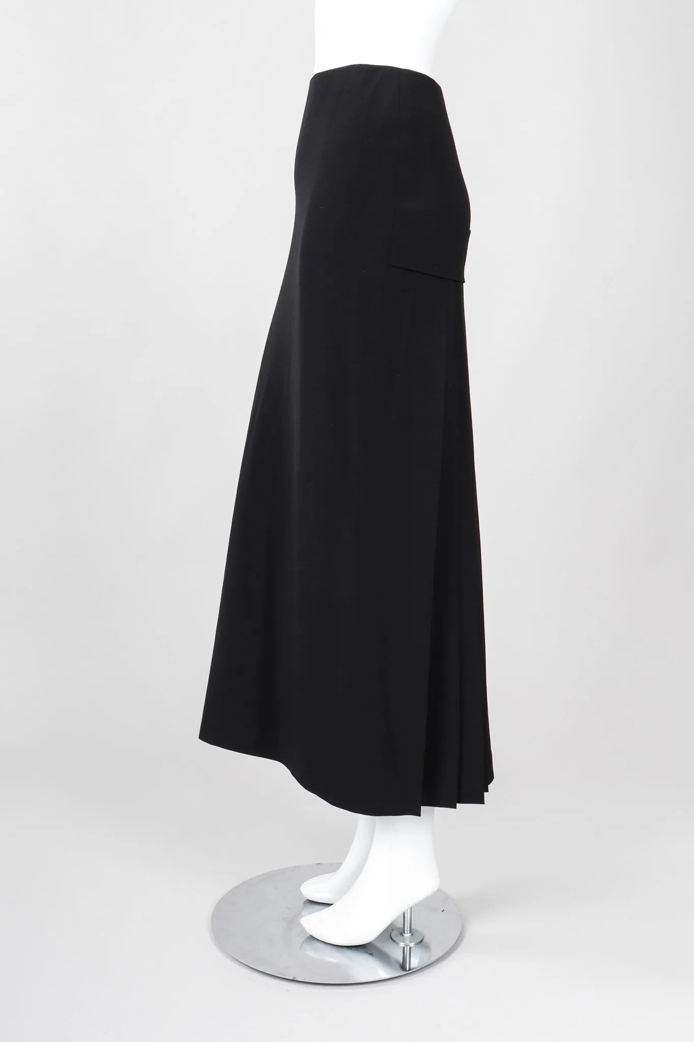 Pleat Back Skirt