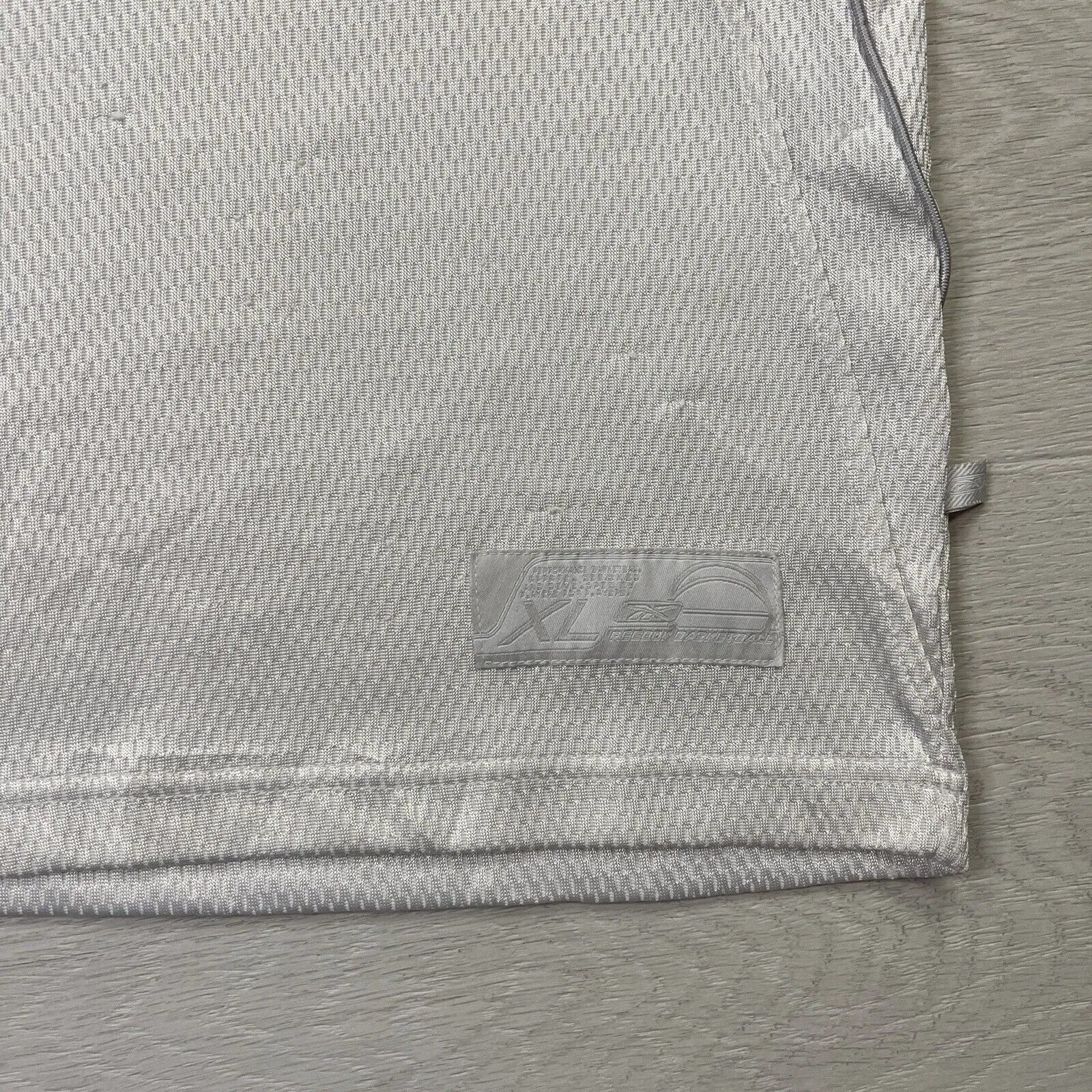 Reebok Basketball White Sleevless Top Size L (Measures S/M)