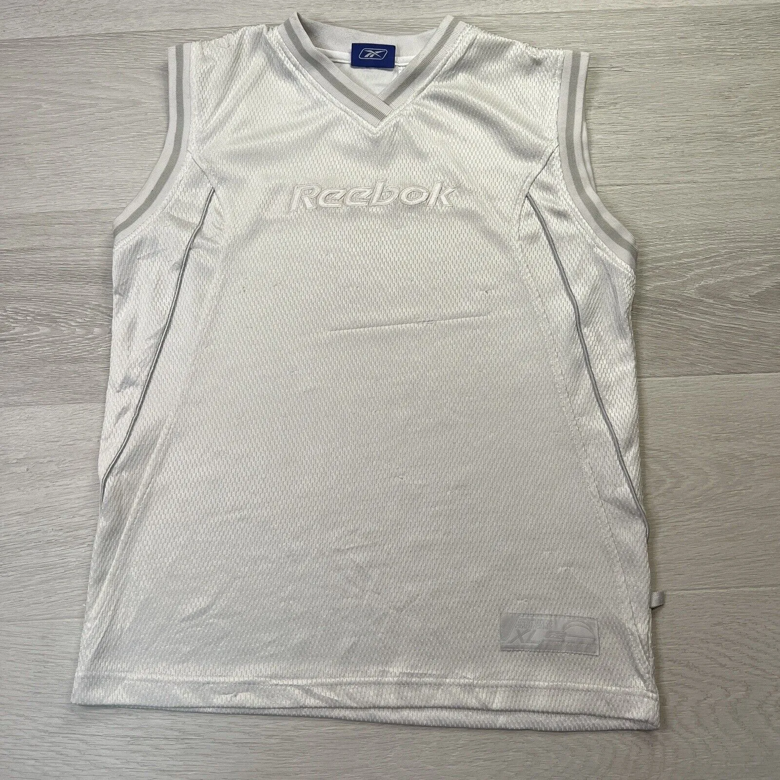 Reebok Basketball White Sleevless Top Size L (Measures S/M)
