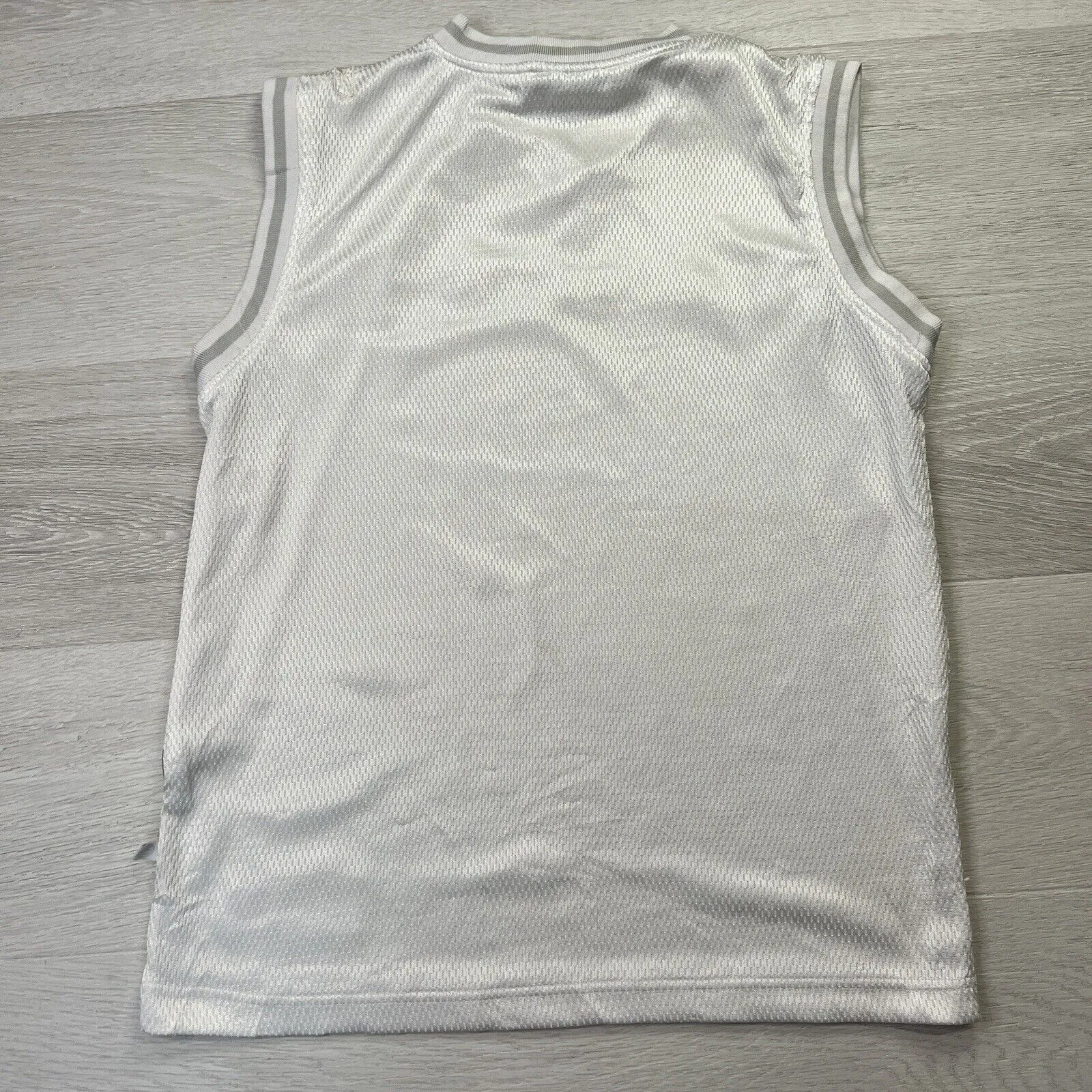 Reebok Basketball White Sleevless Top Size L (Measures S/M)