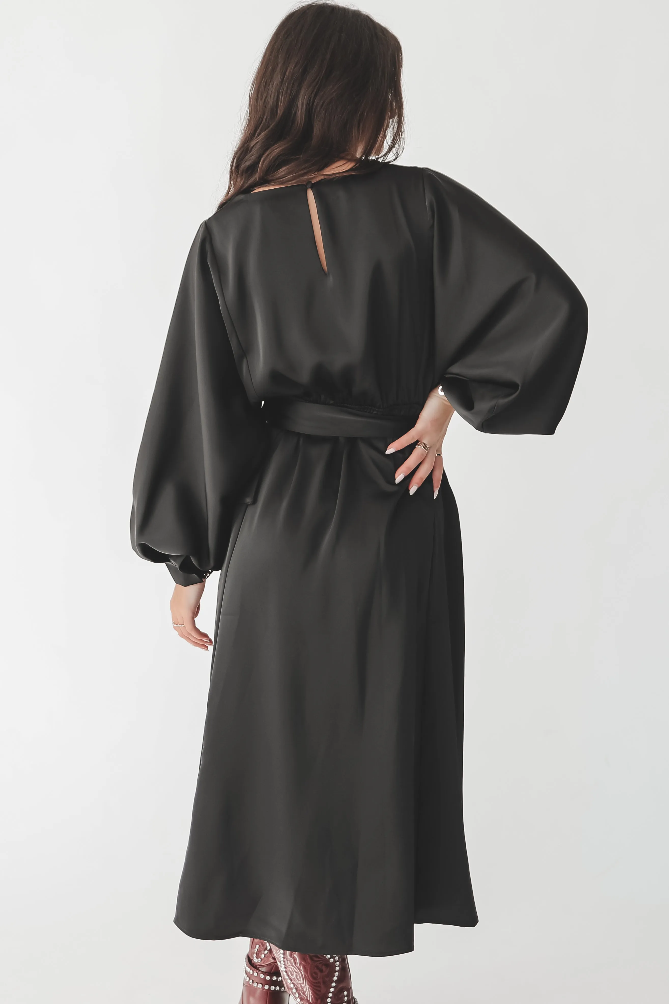 Sadie & Sage Mood Boost Black Long Sleeve Midi Dress