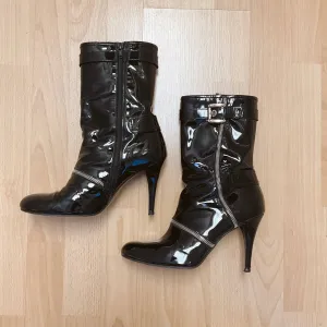 Stuart Weitzman Boots Size 8.5