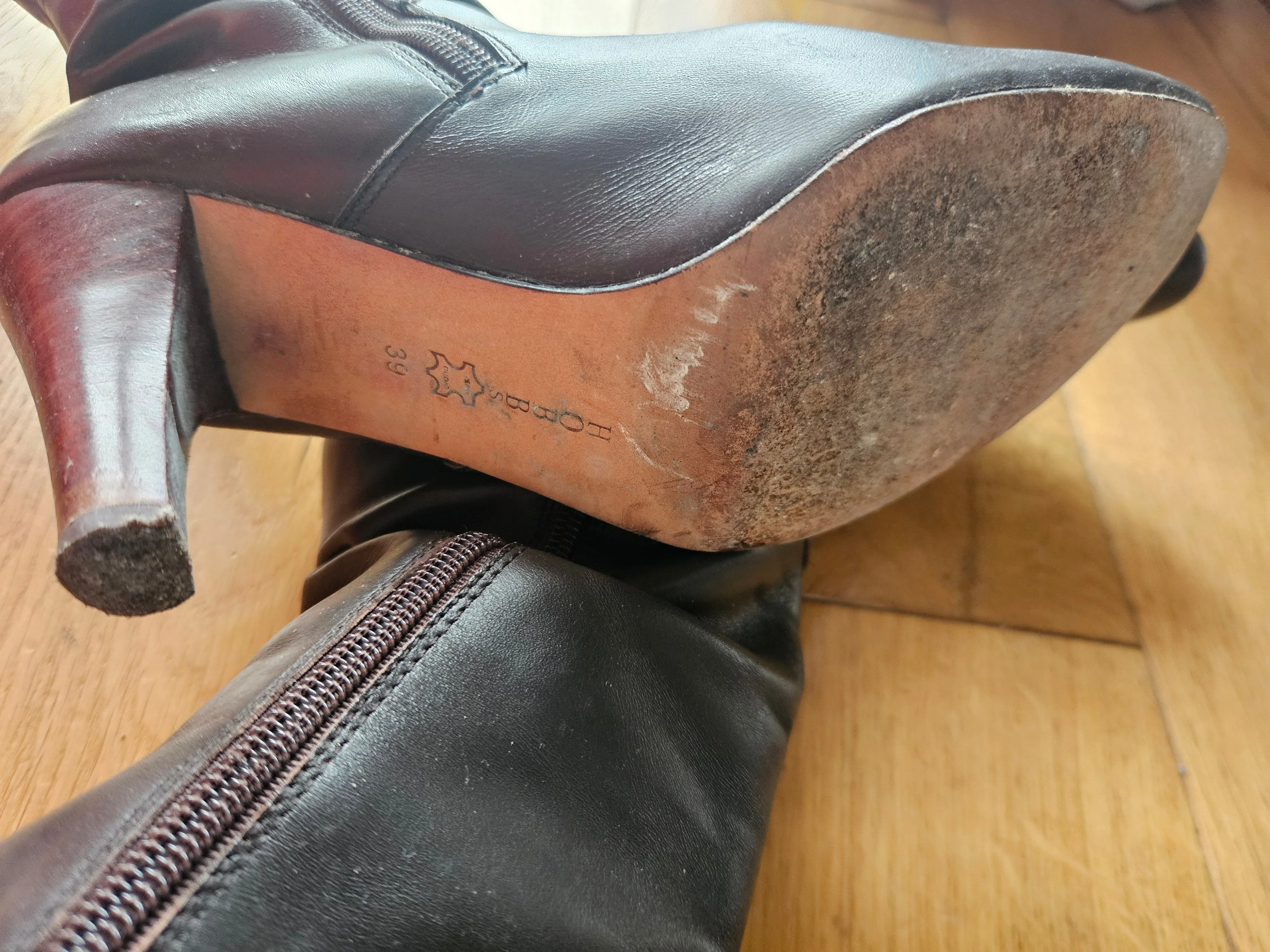 Stunning Hobbs Designer Leather Boots / UK5 / Well Worn