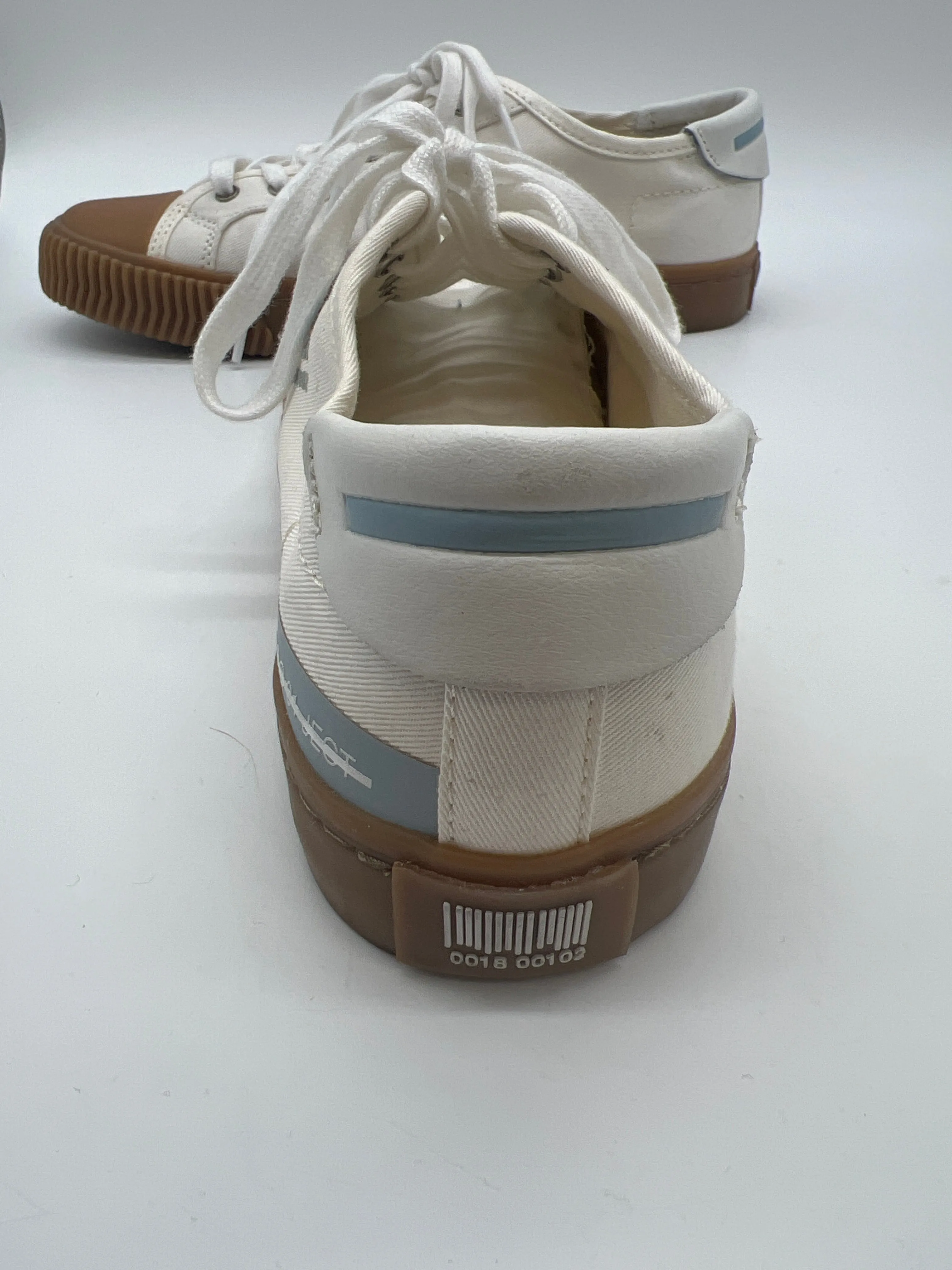 White Shoes Sneakers Clothes Mentor, Size 9.5