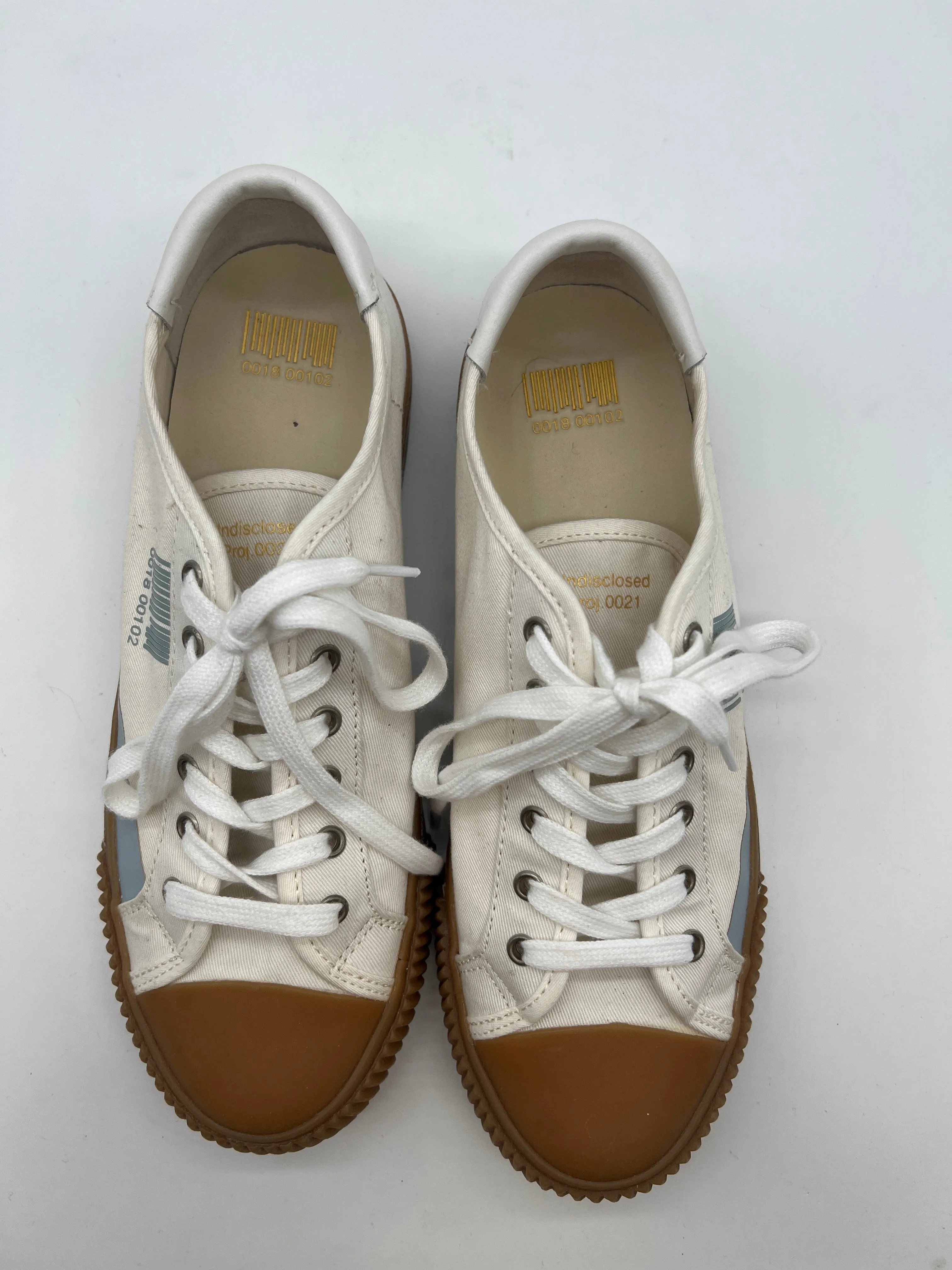 White Shoes Sneakers Clothes Mentor, Size 9.5