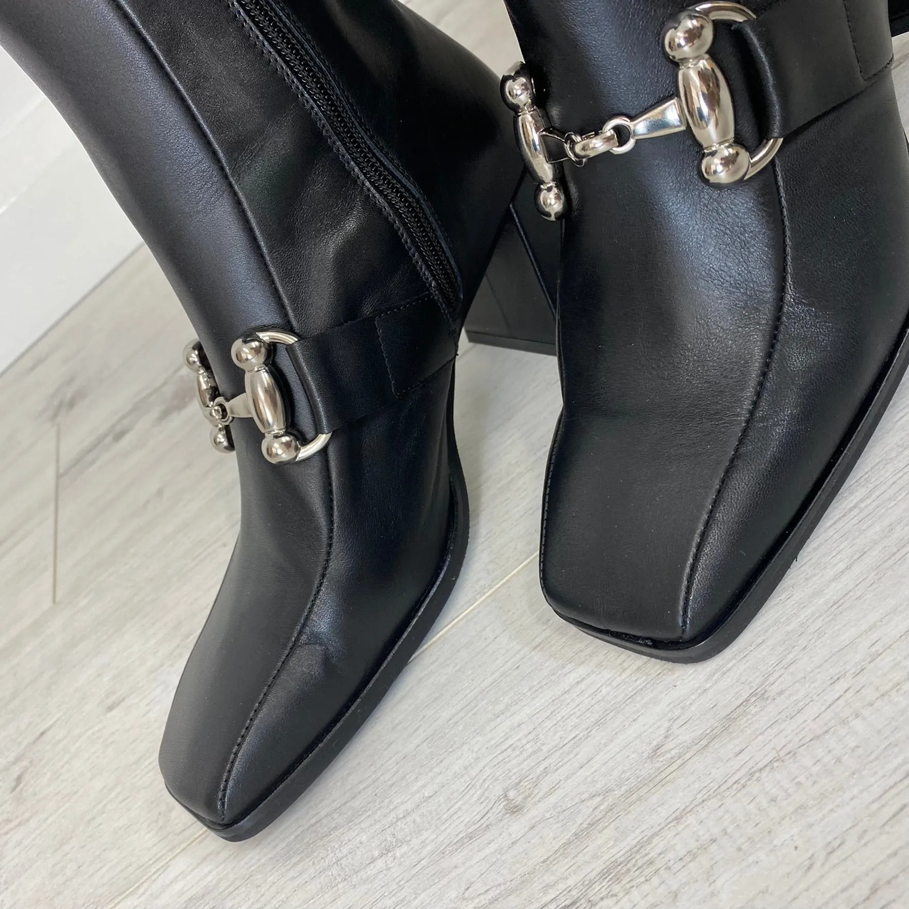 Wonders Black Leather Square Toe Boots